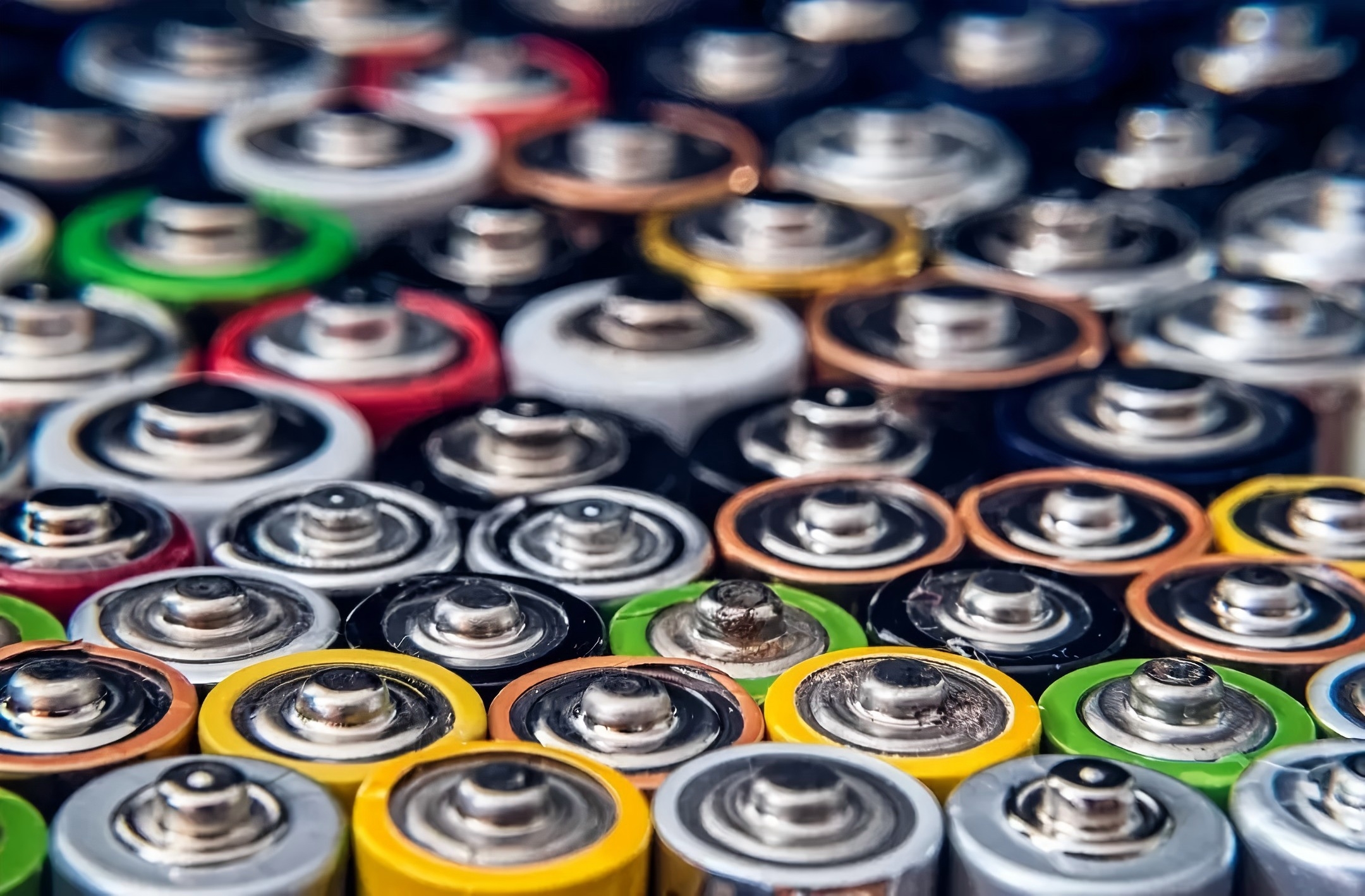 August Lithium Battery Production Surges to 300GWh: Energy Storage Overtakes Power, Triggering a Price Hike Wave
